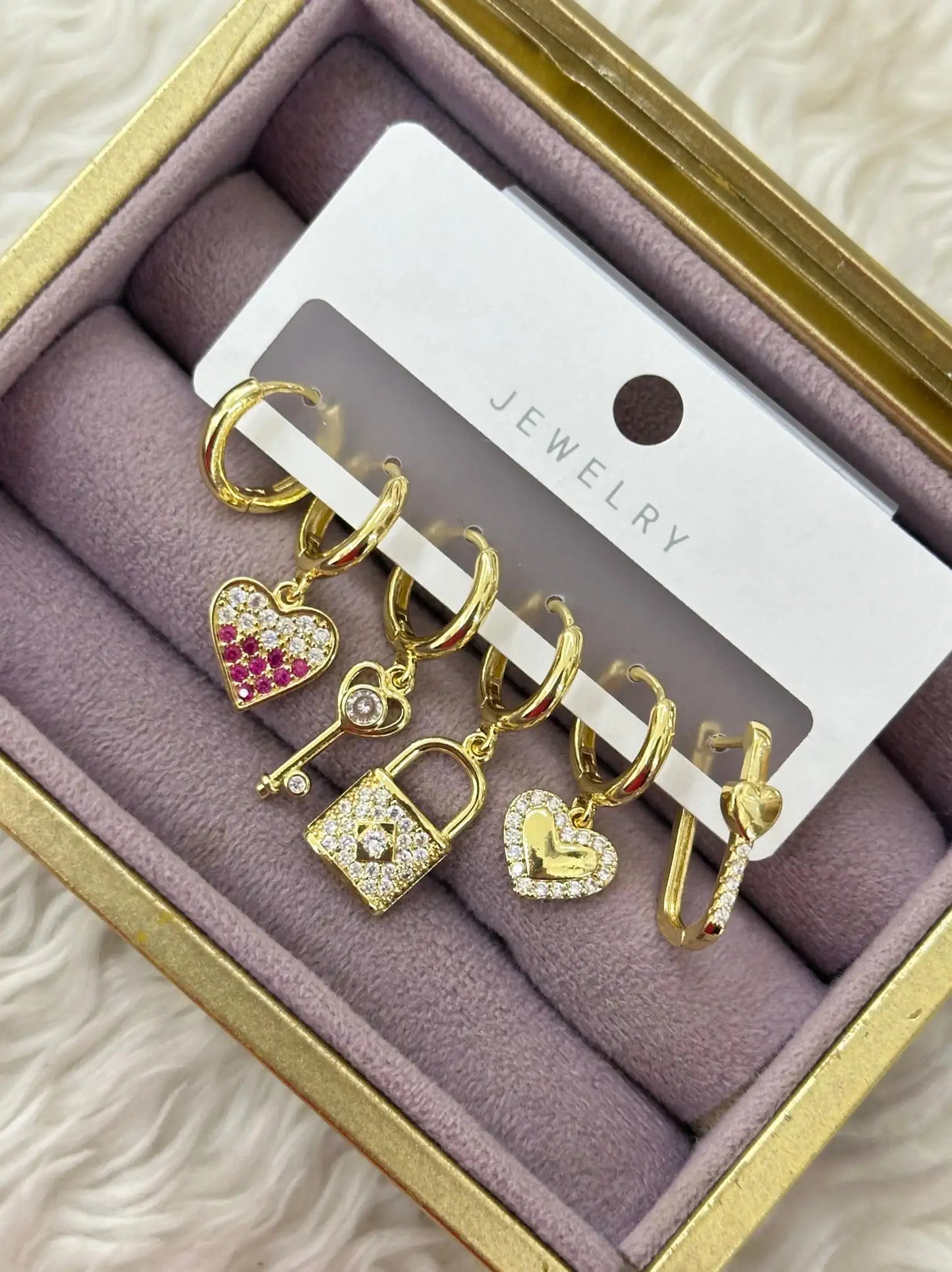 VIP Altın Renkli 6’lı Anahtar & Kalp Charm Küpe Seti