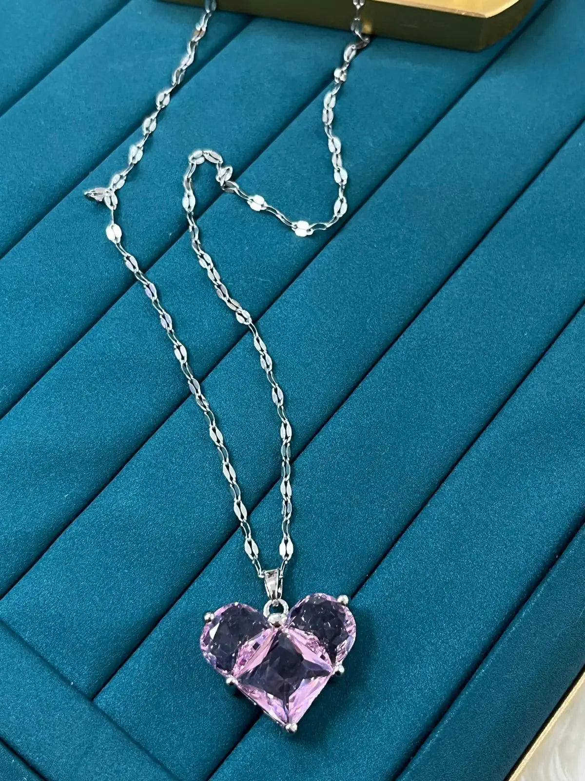 Pembe Aurora Kalp Çelik Kolye