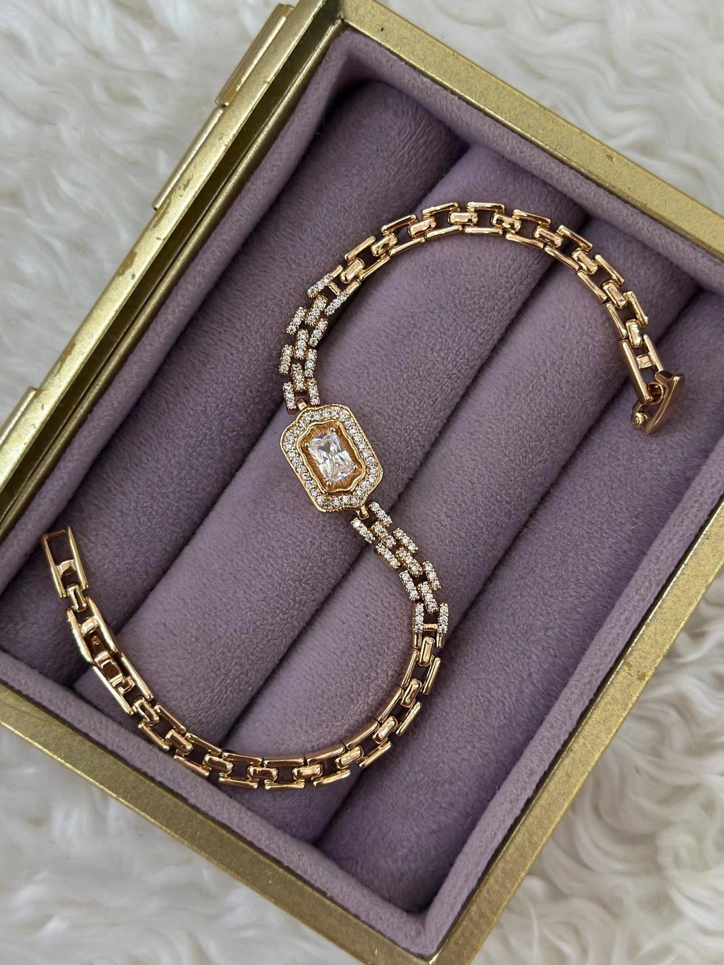 Xuping Şık Baget Taş Detaylı Rose Gold Bileklik