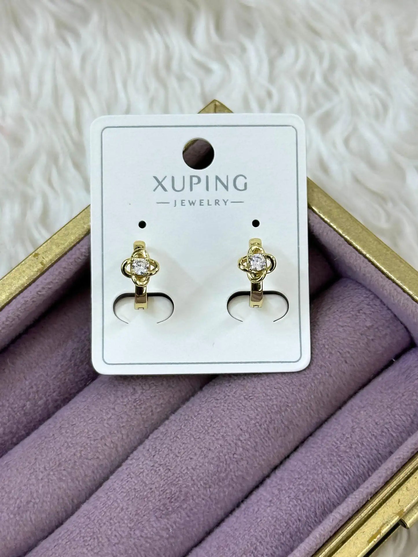 Xuping Taşlı Oval Detaylı Küpe