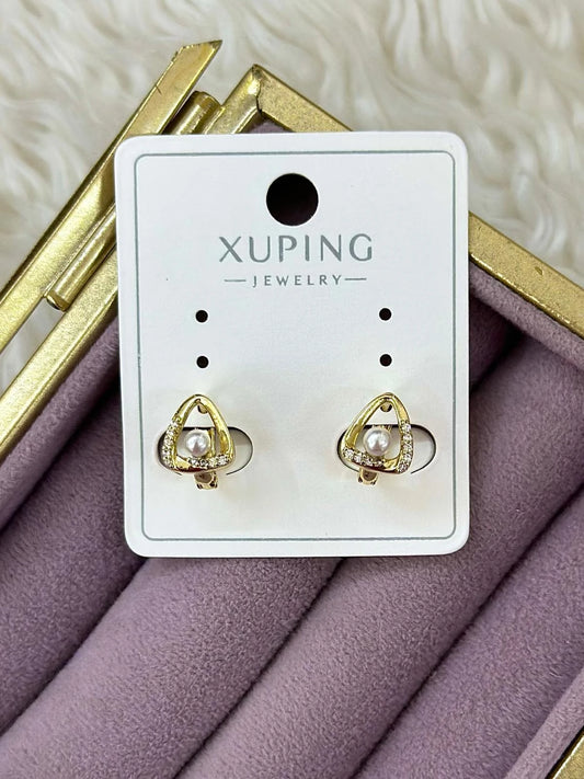 Xuping Taş Detaylı Ortasında İnci Bulunan Küpe